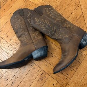 Ariat western heritage boots Brown 8.5B